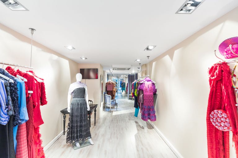 Elegant Shop in the heart of Saint-Germain - Image 0