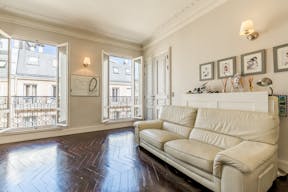 Loft Space on Franklin Roosevelt Avenue - Image 2