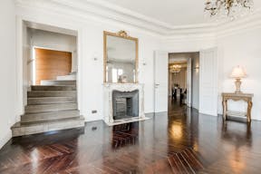 Loft Space on Franklin Roosevelt Avenue - Image 5