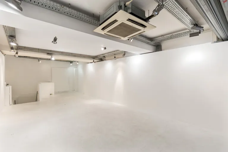 Pop-Up shop space in Le Marais - Image 2