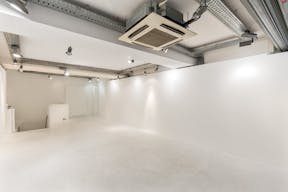 Pop-Up shop space in Le Marais - Image 2