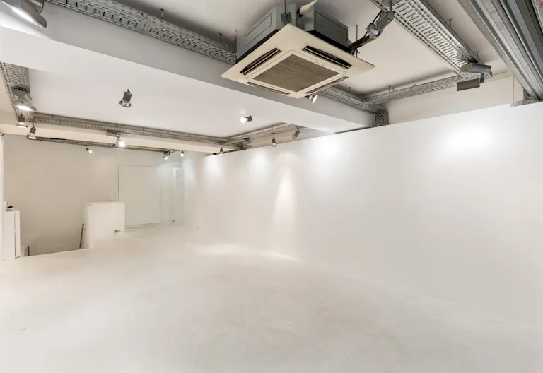 Pop-Up shop space in Le Marais - Image 2