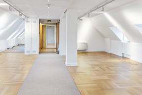 Unique Showroom in the Village Royal - Image 0