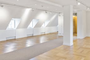 Unique Showroom in the Village Royal - Image 1