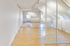 Unique Showroom in the Village Royal - Image 4