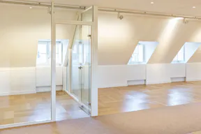 Unique Showroom in the Village Royal - Image 6