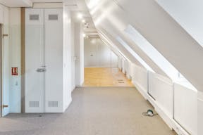 Unique Showroom in the Village Royal - Image 7