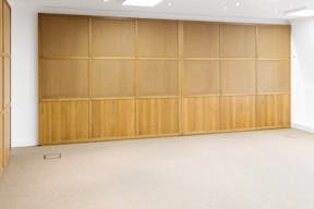 Unique Showroom in the Village Royal - Image 8