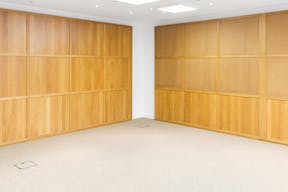 Unique Showroom in the Village Royal - Image 9