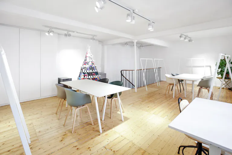 Gallery Space in Le Marais - Image 0