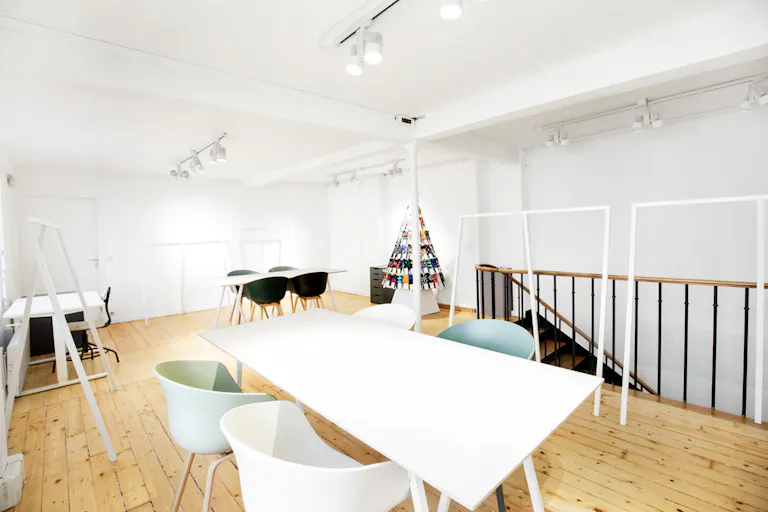 Gallery Space in Le Marais - Image 3