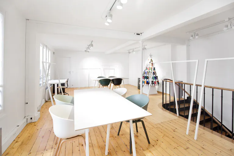 Gallery Space in Le Marais - Image 4