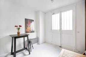 Gallery Space in Le Marais - Image 8