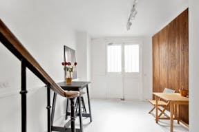 Gallery Space in Le Marais - Image 9