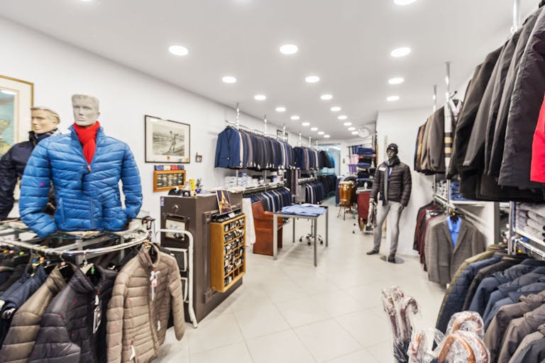 Elegant Shop in Le Marais - Image 0