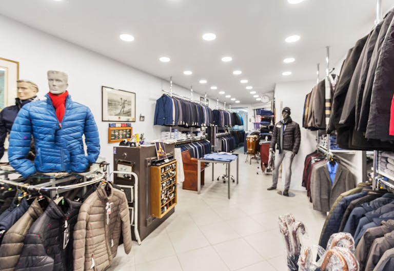 Elegant Shop in Le Marais - Image 0