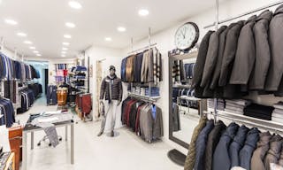 Elegant Shop in Le Marais - Image 1