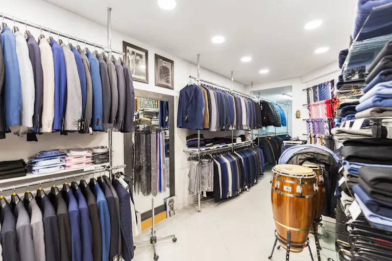 Elegant Shop in Le Marais - Image 2