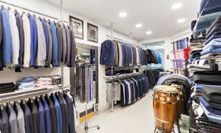 Elegant Shop in Le Marais - Image 2