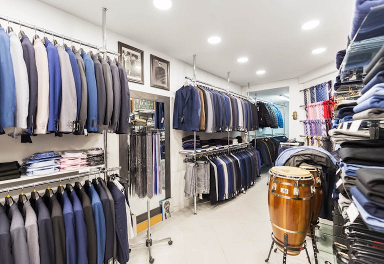 Elegant Shop in Le Marais - Image 2