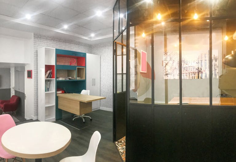 Elegant Boutique near Opera - Image 1