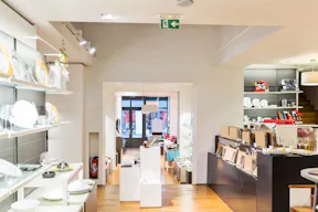 Premium Boutique in Madeleine - Image 0