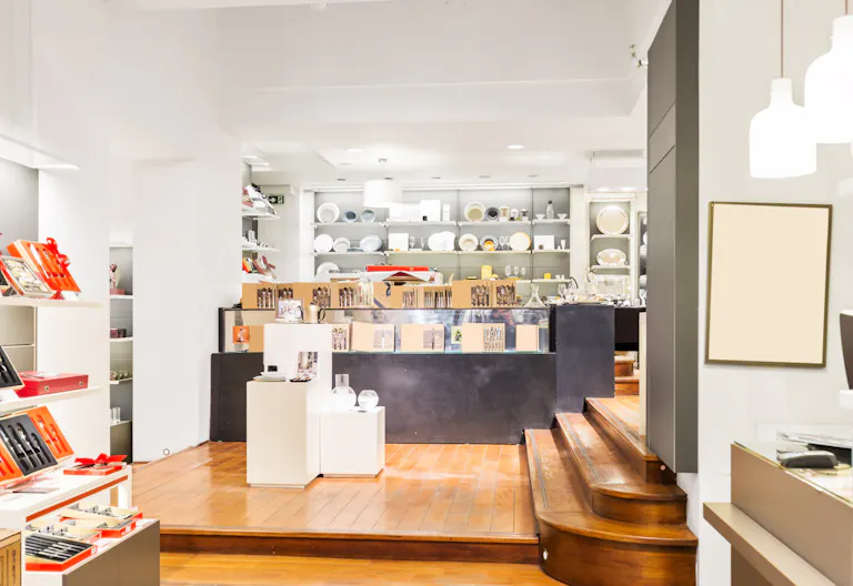 Premium Boutique in Madeleine - Image 2