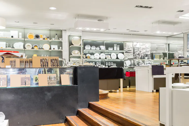 Premium Boutique in Madeleine - Image 3