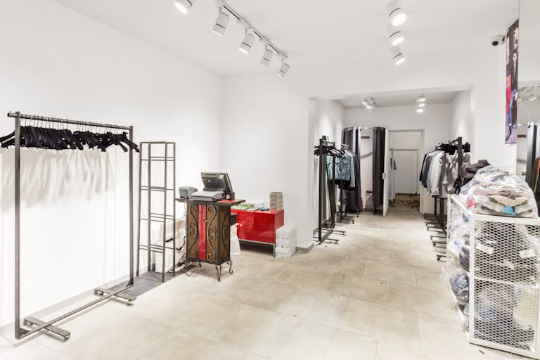 Characterful Boutique near Plaisance - Image 0