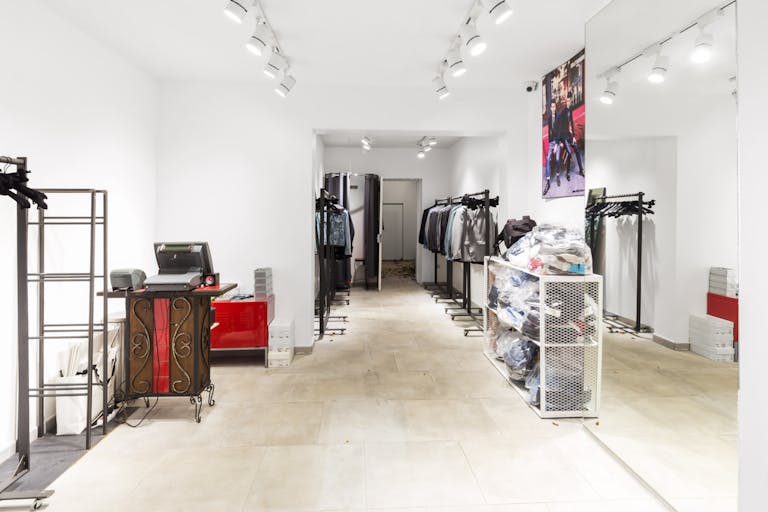 Characterful Boutique near Plaisance - Image 1