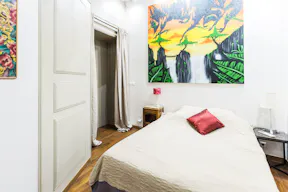 Contemporary Art Gallery in Le Marais - Image 8