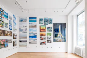 Elegant Art Gallery near Gambetta - Image 1