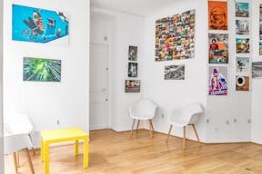 Elegant Art Gallery near Gambetta - Image 2