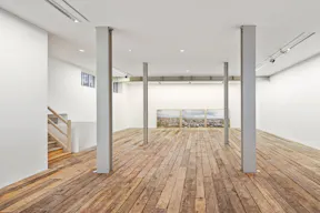 Sophisticated Space in the 6th District - Image 0