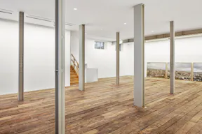 Sophisticated Space in the 6th District - Image 1