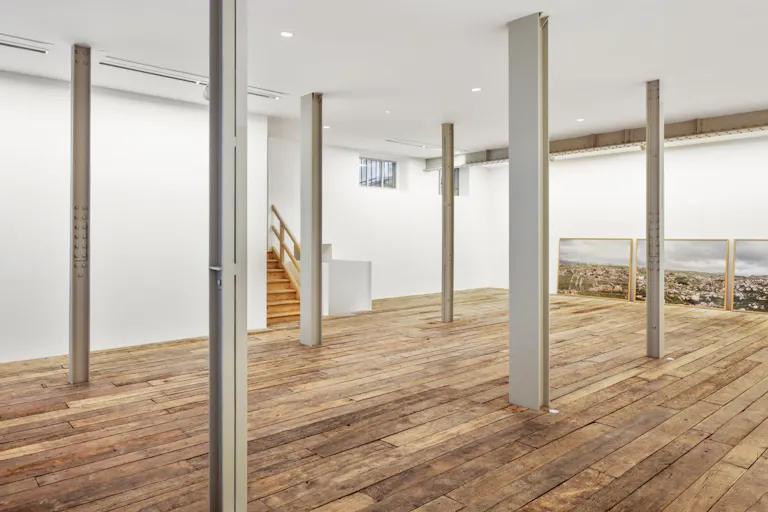 Sophisticated Space in the 6th District - Image 1