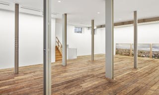 Sophisticated Space in the 6th District - Image 1