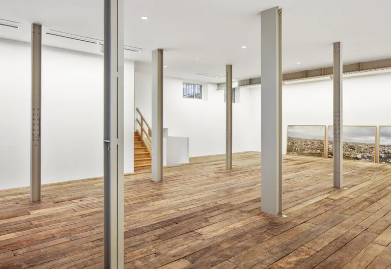 Sophisticated Space in the 6th District - Image 1