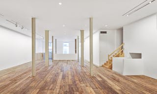 Sophisticated Space in the 6th District - Image 2
