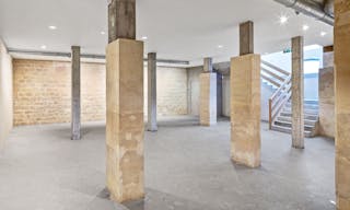 Sophisticated Space in the 6th District - Image 3