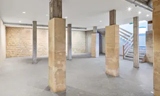 Sophisticated Space in the 6th District - Image 3