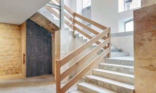 Sophisticated Space in the 6th District - Image 4