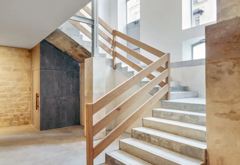 Sophisticated Space in the 6th District - Image 4