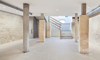 Sophisticated Space in the 6th District - Image 7