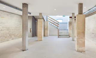 Sophisticated Space in the 6th District - Image 7