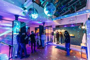 Loft sous verrière - Equiria Showroom - Image 5