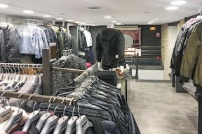 Tasteful Boutique near Pigalle - Image 0