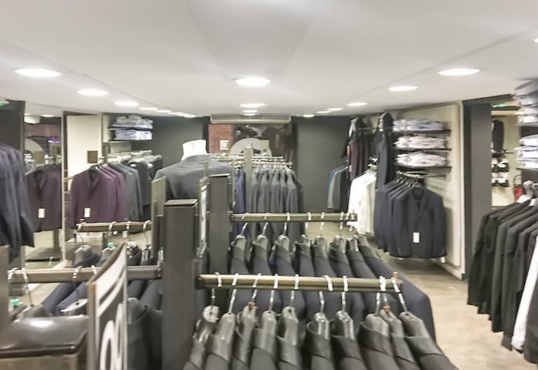 Tasteful Boutique near Pigalle - Image 2