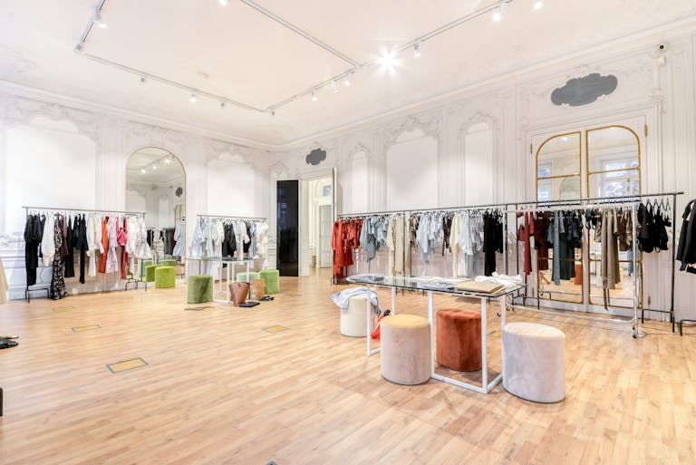 Gorgeous Space near Charles de Gaulle - Image 2