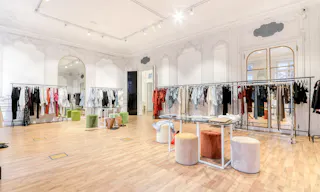 Gorgeous Space near Charles de Gaulle - Image 2